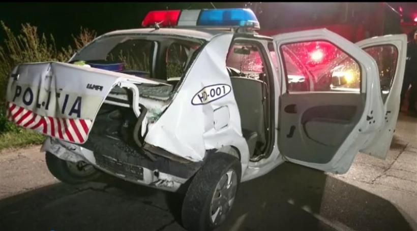 O maşină de Poliţie a fost lovită de un autoturism condus de un tânăr de 19 ani! Un poliţist a ajuns la spital