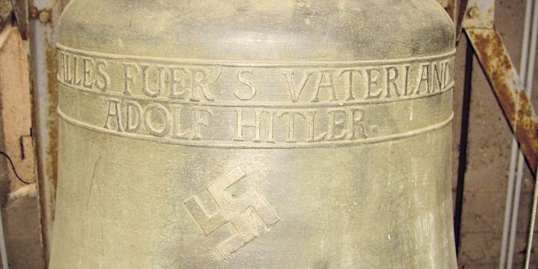O biserică din Germania a decis să reducă pentru totdeauna la tăcere un clopot dedicat lui Hitler