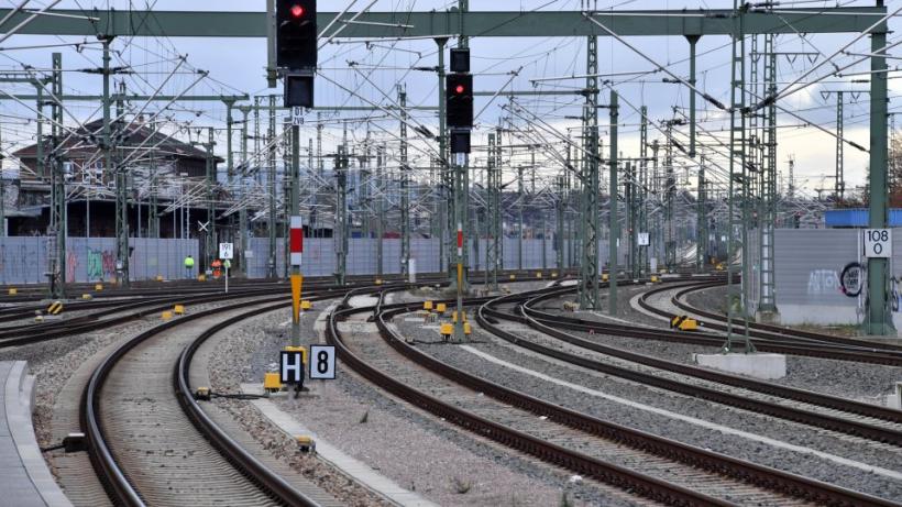 O ședință foto nud a dat peste cap traficul feroviar în Germania