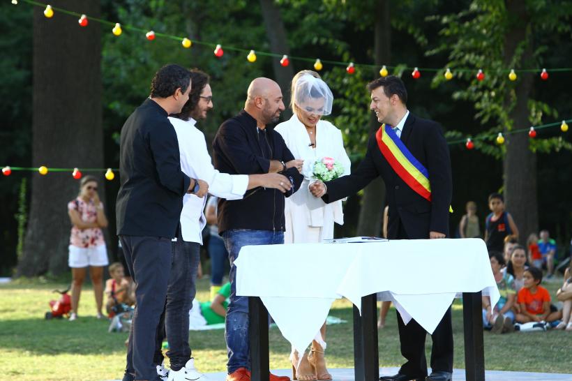 Anunt surpriză. Cătălin Scărlătescu și Gina Pistol s-au căsătorit! 18587111