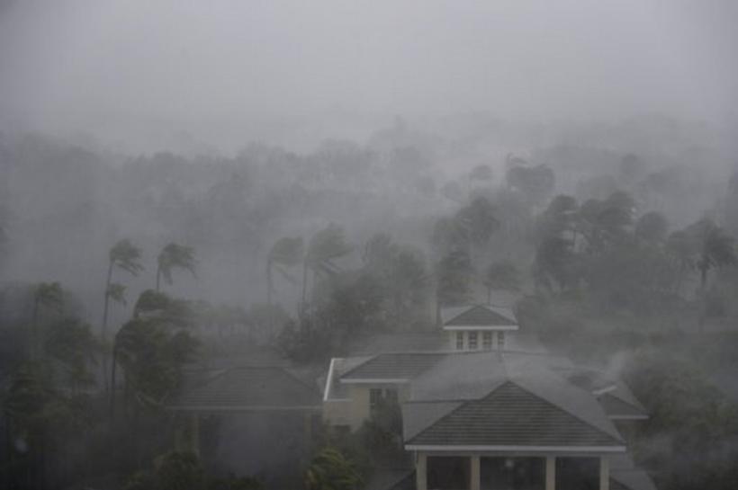 Uraganele Irma şi Harvey vor costa economia SUA 290 de miliarde de dolari