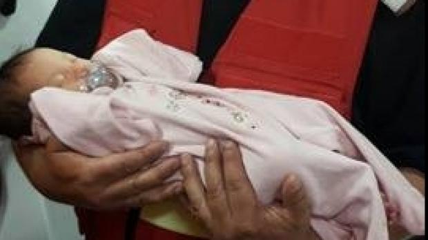 O asistentă aflată în timpul liber a salvat un bebeluș abandonat