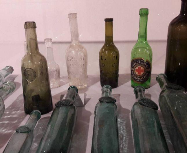 Expoziție de recipiente militare găsite din  Primului Război Mondial la Muzeul Judeţean de Istorie şi Artă din Zalău