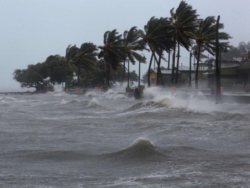 Meteorologii avertizează SUA că ar mai putea fi lovită de un nou uragan