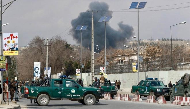 Afganistan: Patru morți și 14 răniți în urma unui atac într-o piață