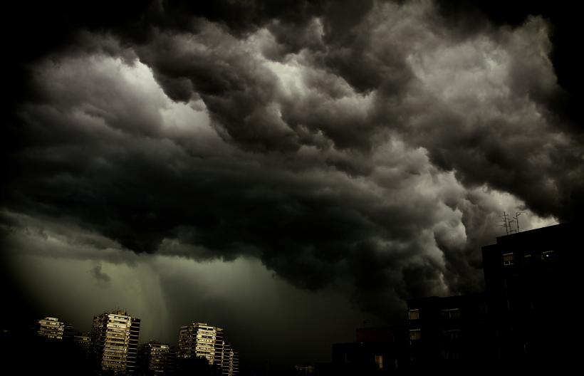 ALERTĂ METEO: Județele care vor fi lovite de furtuna devastatoare în următoarele ore