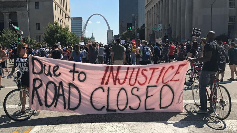Revoltă pe străzile din St. Louis