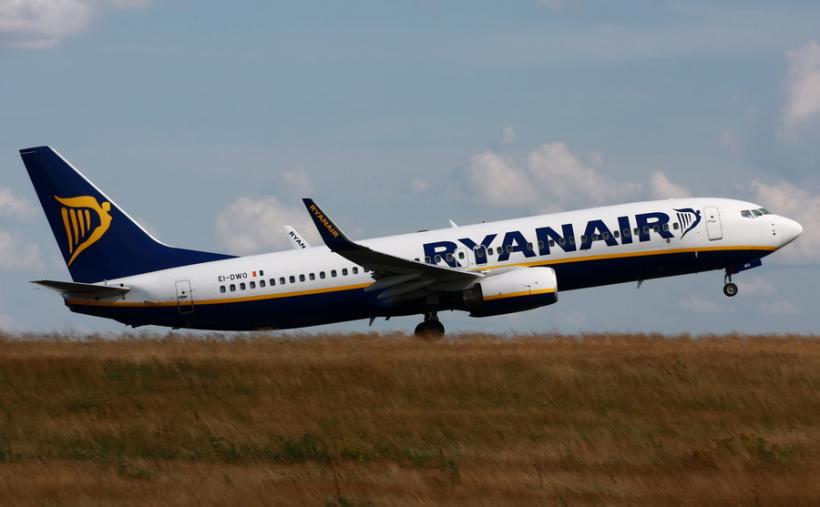 UE avertizează Ryanair că trebuie să respecte drepturile pasagerilor, după anularea mai multor zboruri