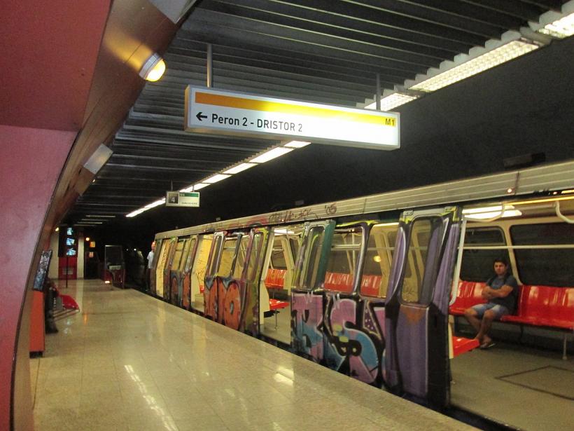 Staţiile de metrou Pantelimon şi Basarb 1 au fost deschise azi