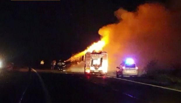 Situație gravă. Camion în flăcări pe autostrada București-Pitești
