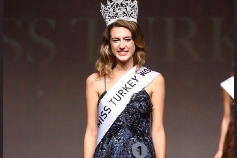 Miss Turcia a rămas fără titlu din cauza unei postări neinspirate pe Twitter