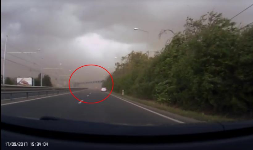 VIDEO - Momentul FATAL în care a căzut poarta de intrare din Timișoara și a ucis un tânăr 