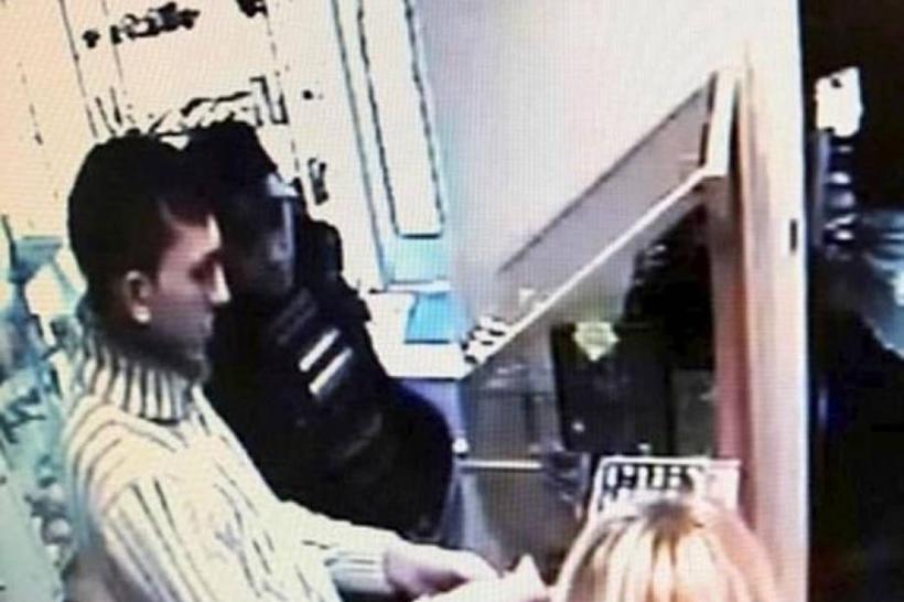 Un român, condamnat la închisoare în Marea Britanie după ce a furat bijuterii în valoare de 24.000 lire sterline