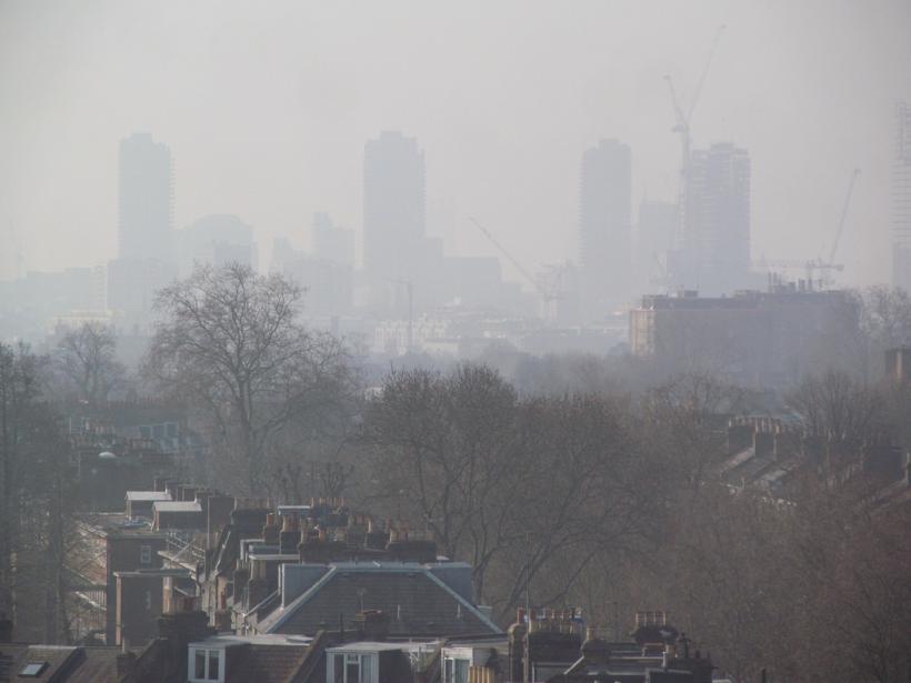 Primarul Londrei avertizează că aerul poluat din Londra a ajuns la un nivel foarte ridicat