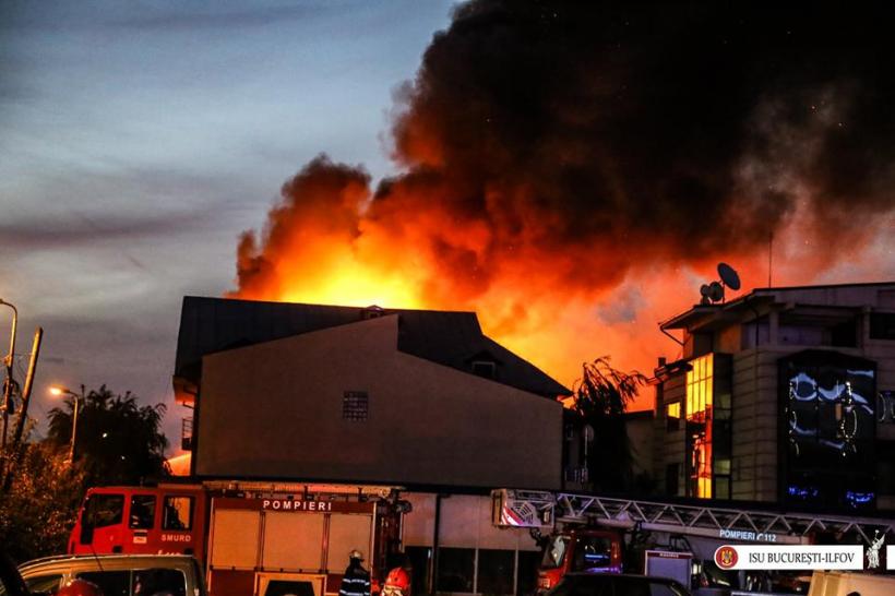 GALERIE FOTO - Interventia dramatică a pompierilor la incendiul de la căminul de bătrâni 18589220