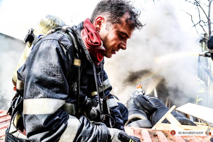 GALERIE FOTO - Interventia dramatică a pompierilor la incendiul de la căminul de bătrâni 18589234