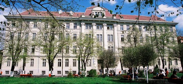 Universitatea de Medicină şi Farmacie (UMF) ''Victor Babeş'' din Timişoara își prezintă oferta educațională la RIUF