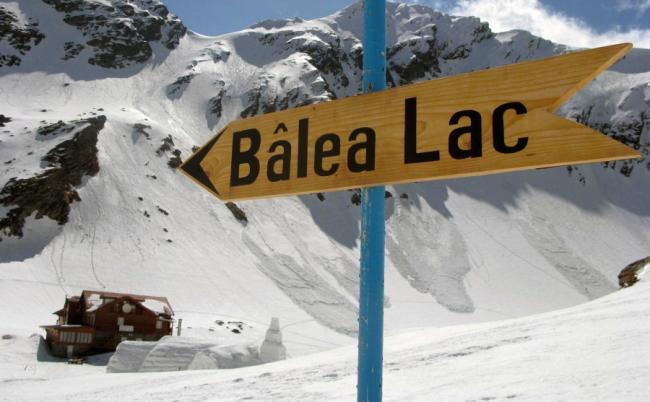Alertă în Munții Făgăraș: Salvamontiştii îi avertizează pe turişti să nu schieze şi să nu facă drumeţii în zona Bâlea Lac