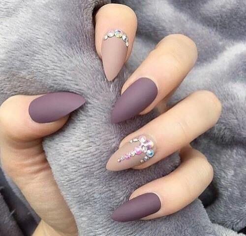 Ce modele de unghii se poarta in toamna lui 2017! Invata ce nuante de oje sa alegi pentru a fi in trend 18590332
