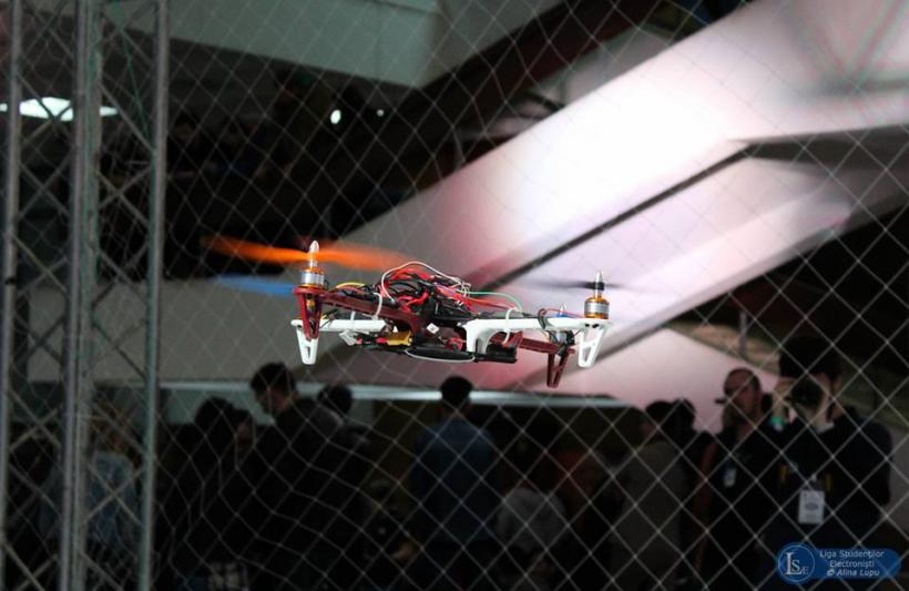 Lupte de sumo şi fotbal între roboţi, la Robochallenge 2017 18590514