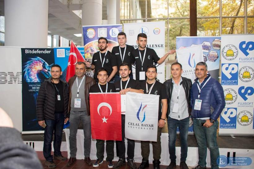 Lupte de sumo şi fotbal între roboţi, la Robochallenge 2017 18590519