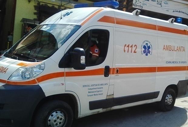 Buzău: Două fetițe au fost lovite de o mașină condusă de o șoferiță când traversau neregulamentar