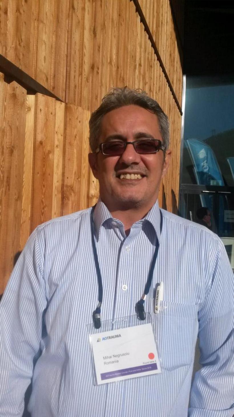 Dr. Mihai Negruşoiu: După repararea fracturii, păstrarea tijelor metalice leneveşte oasele