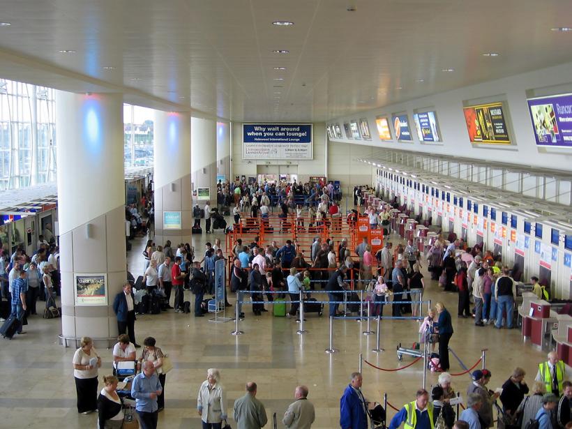 Pasagerii WizzAir blocați pe aeroportul din Liverpool vor primi banii înapoi sau vor fi reprogramați