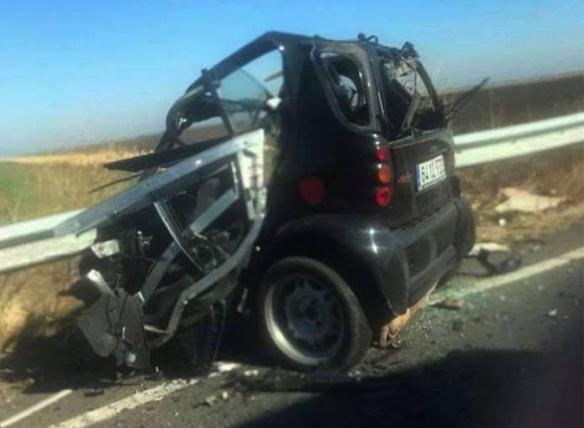 Teleorman: O şoferiţă a murit pe loc pe DE 70, după ce maşina pe care o conducea a intrat în coliziune frontală cu un tir