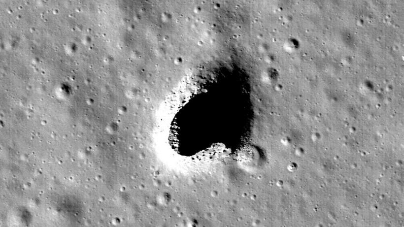 DESCOPERIRE ISTORICĂ - Japonezii au găsit o enormă grotă sub scoarța Lunii
