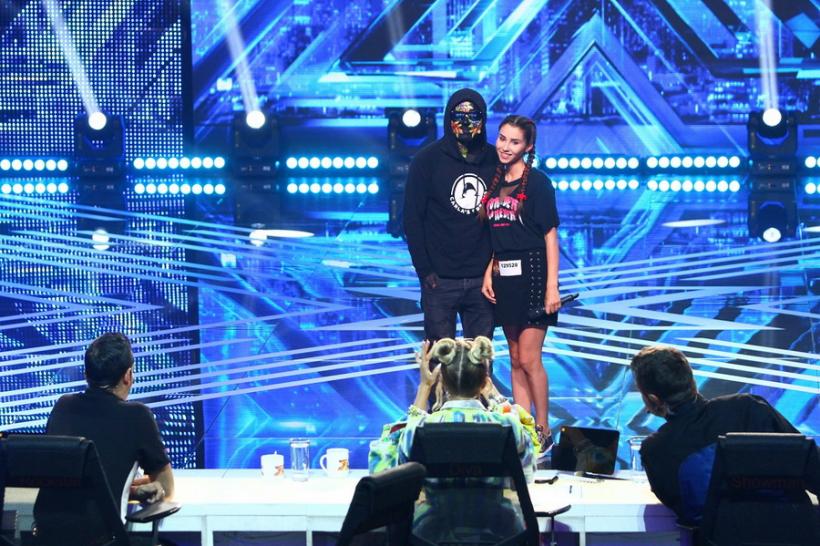 Se naște o nouă stea pe scena ”X Factor”! Jurații au rugat-o să facă o poză împreună și i-au luat primul autograf
