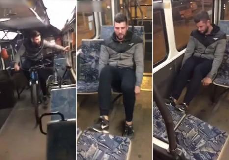 Video revoltător, un adolescent vandalizează un tramvai, încurajat de două fete