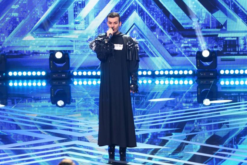 Keki, primul cântăreț român pe tocuri, pe scena ”X Factor”