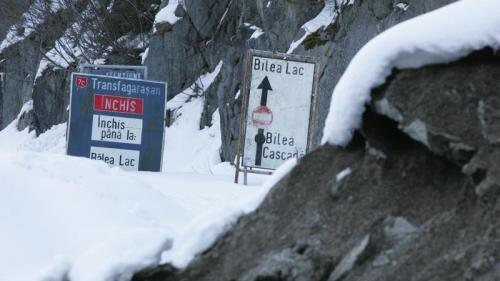 Argeş: Strat de zăpadă de 15 centimetri în zona montană; Transfăgărăşanul va fi închis pentru deszăpezire