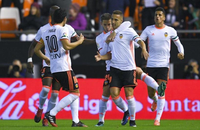 Fotbal: Valencia îşi consolidează locul secund în La Liga după victoria în faţa lui Alaves 