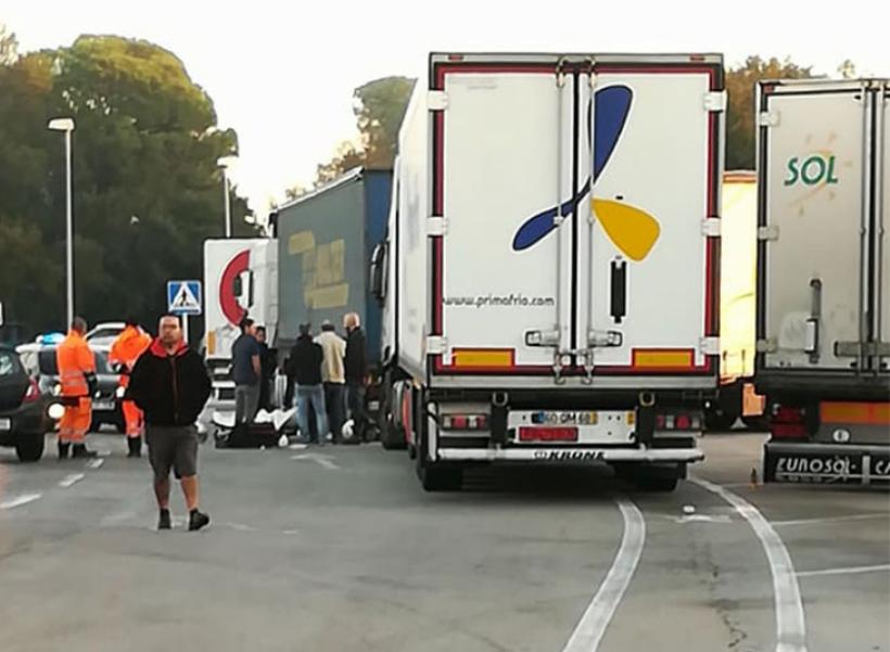 Moarte violentă! Un șofer de TIR a fost ucis în bătaie de hoţii de motorină într-o parcare  din Spania