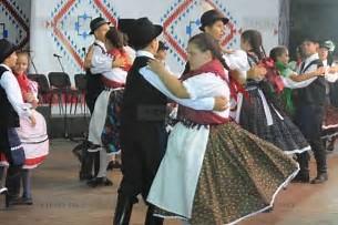 Alba: Concurenţi din întreaga ţară, la cel mai vechi festival de folclor din Transilvania