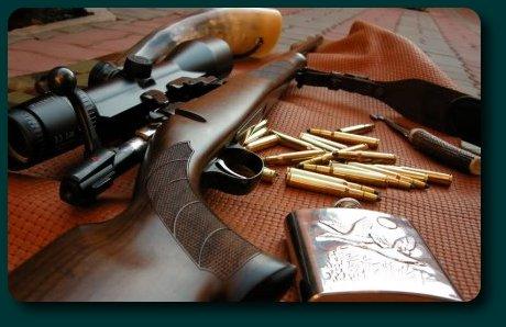 Dâmboviţa: Posesori de arme de vânătoare din judeţ, audiaţi de Poliţie în cazul bărbaţilor împuşcaţi pe câmp