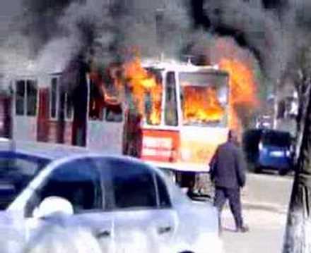  Galaţi: Incendiu la un tramvai aflat în mers