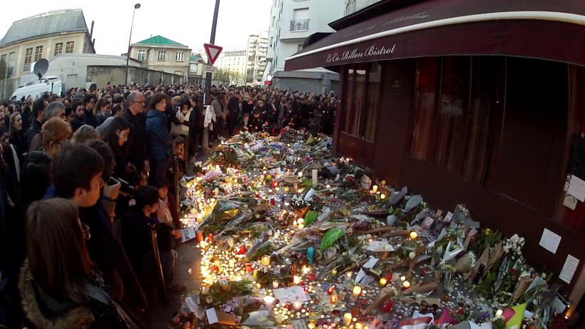 Doi ani de la atacurile teroriste din Paris. Starea de urgenţă se transformă în lege antiteroristă
