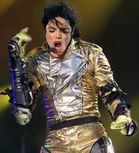 Michael Jackson ocupă primul loc în topul Forbes dedicat celor mai bogate celebrităţi decedate