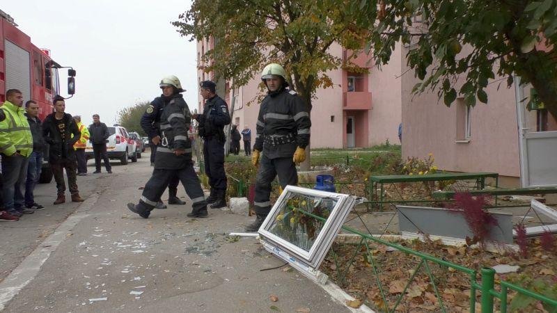 VIDEO - Momentul exploziei unui apartament din Lugoj, surprins de camerele de supraveghere