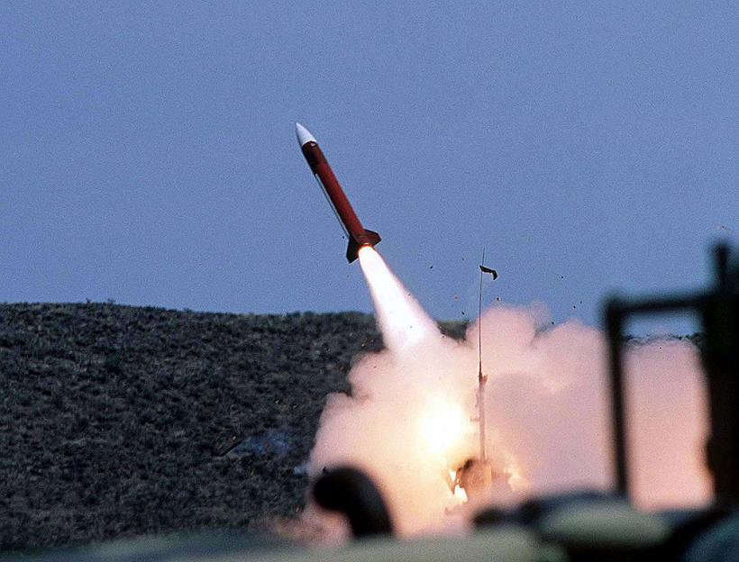 Guvernul a aprobat proiectul de lege privind achiziţionarea primului sistem de rachete Patriot