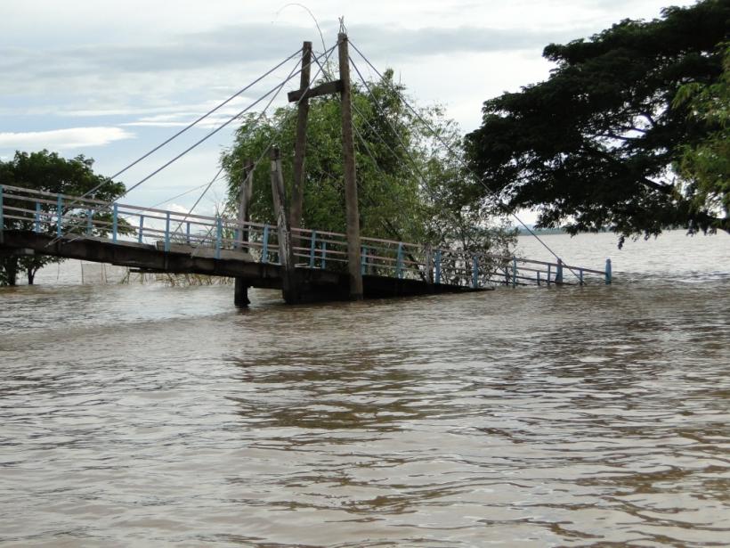 Peste 100 de victime în urma inundațiilor din Vietnam