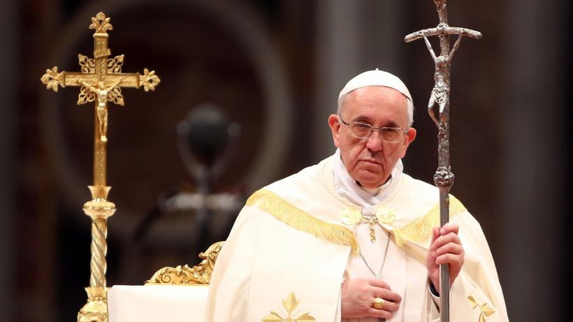 Papa Francisc a interzis vânzarea de ţigarete în interiorul Vaticanului