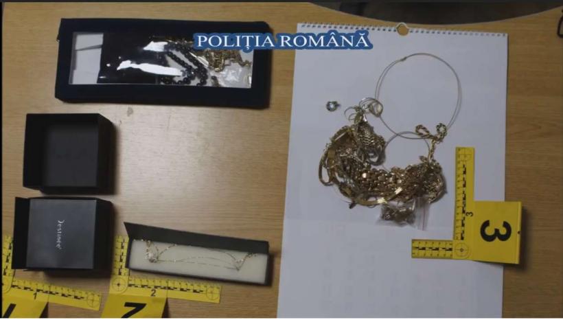 Perle, rubine, inele cu diamante şi bani, confiscate de poliţişti în cadrul unui dosar de corupţie