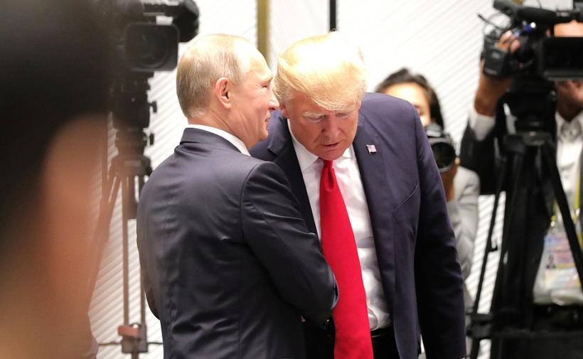 Trump s-a distanţat de remarcile sale referitoare la dezminţirile lui Putin privind amestecul în alegerile americane