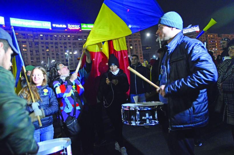 Stratfor: România riscă să piardă accesul la fondurile europene