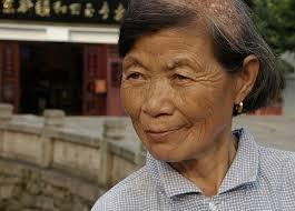 China. Femeile în vârstă nu mai au voie să danseze pe lângă cimitire sau pe terenuri de baschet