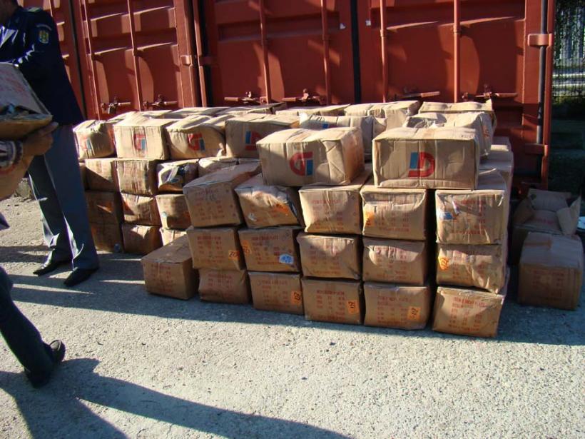 Mărfuri contrafăcute de peste 100.000 lei, confiscate de Garda de Coastă în Portul Constanţa Sud